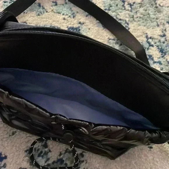 Nautica seas the day black fanny pack or Crossbody bag recycled materials NWT - Picture 3 of 8